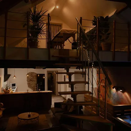 Loft Avec Privatif Bed & Breakfast 4*